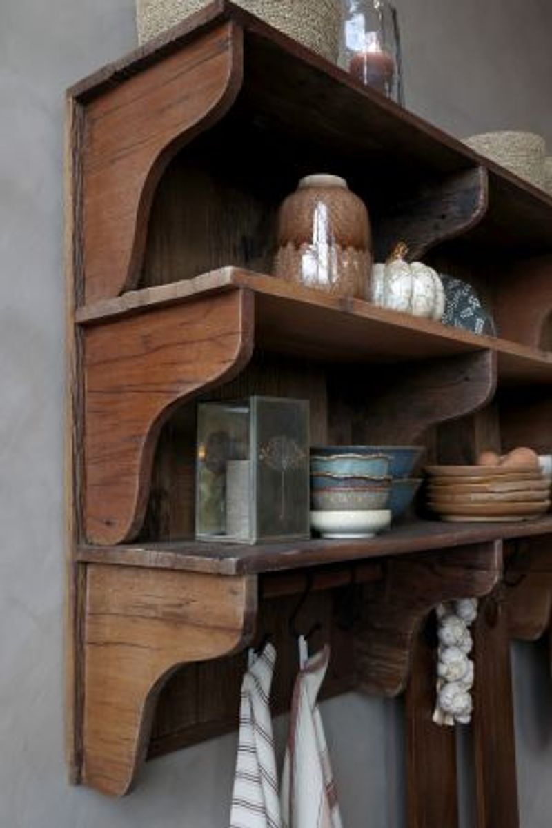 Grimaud hylle med kroker fra Chique Antique