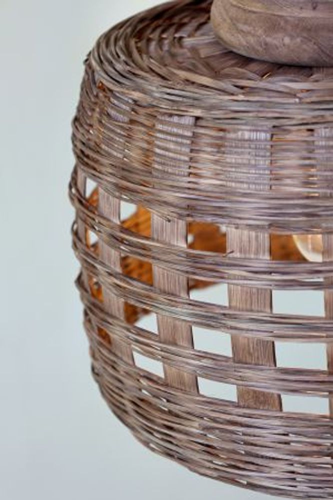 Lampe i flettet rattan fra Chique Antique