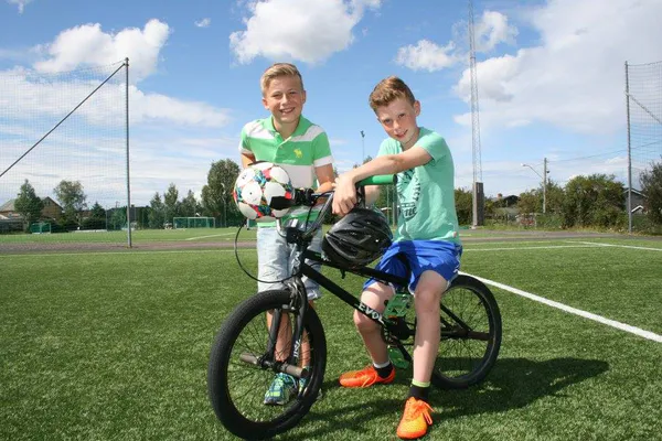 Hovedbilde CyClaw - Fotball holder for sykkel eller sparksykkel