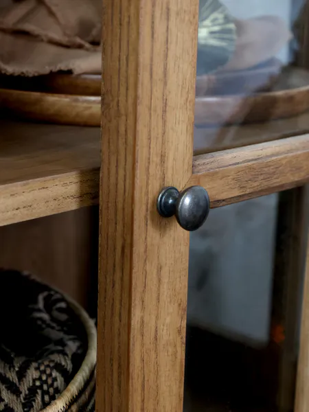Hovedbilde Vitrine Med 4 Dører Og 4 Skuffer Fra Chic Antique