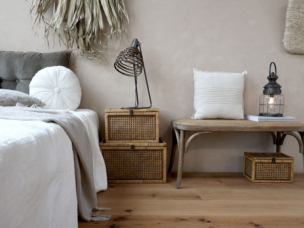 Fransk benk med flettet sete fra Chic Antique 