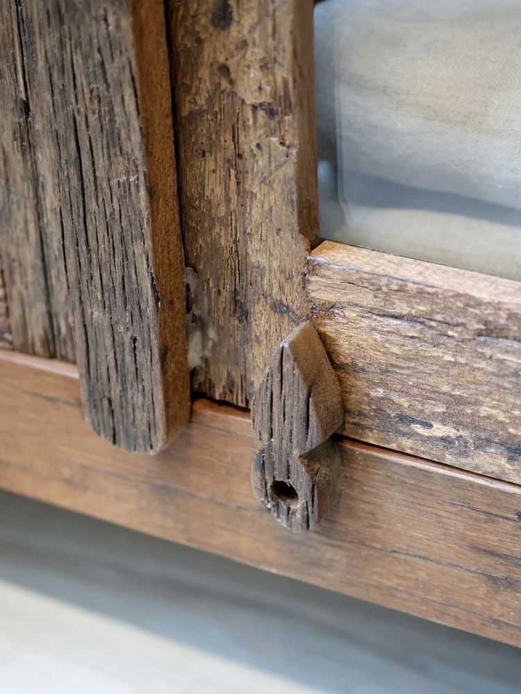 Grimaud Vitrineskap i Gjenbrukstre fra Chique Antique