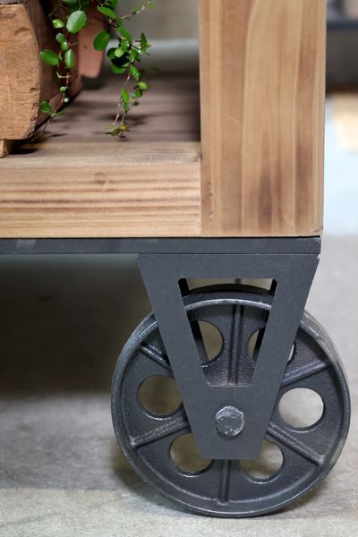 Hovedbilde Kjøkkenøy på hjul fra Chic Antique