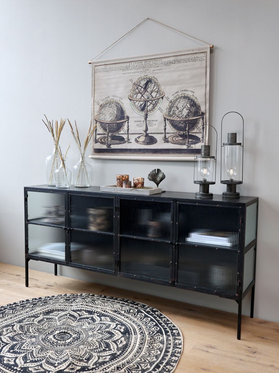 Vitrineskap Med Rillede Glassdører Fra Chic Antique 