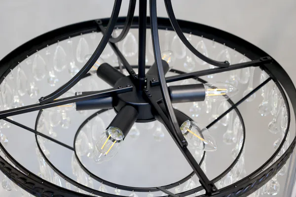 Hovedbilde Versailles Lysekrone med dråpeformede glassprismer - 49 cm høyde