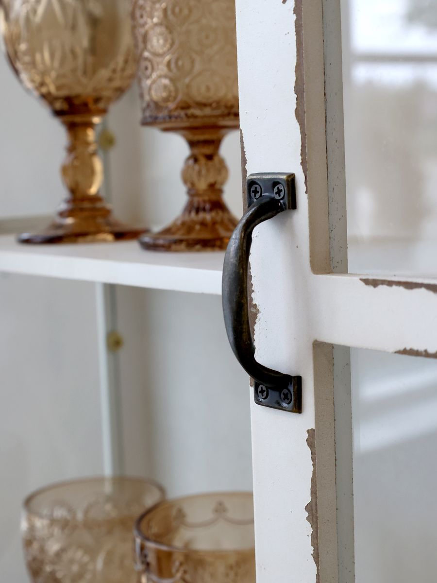 Veggskap med glassdør fra Chic Antique