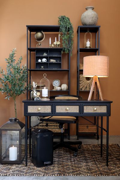 Hovedbilde Sort skrivebord med rotting detaljer fra Chic Antique