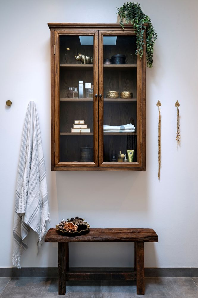 Natur Marseille veggskap med 4 hyller fra Chic Antique